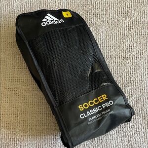 Adidas soccer gloves